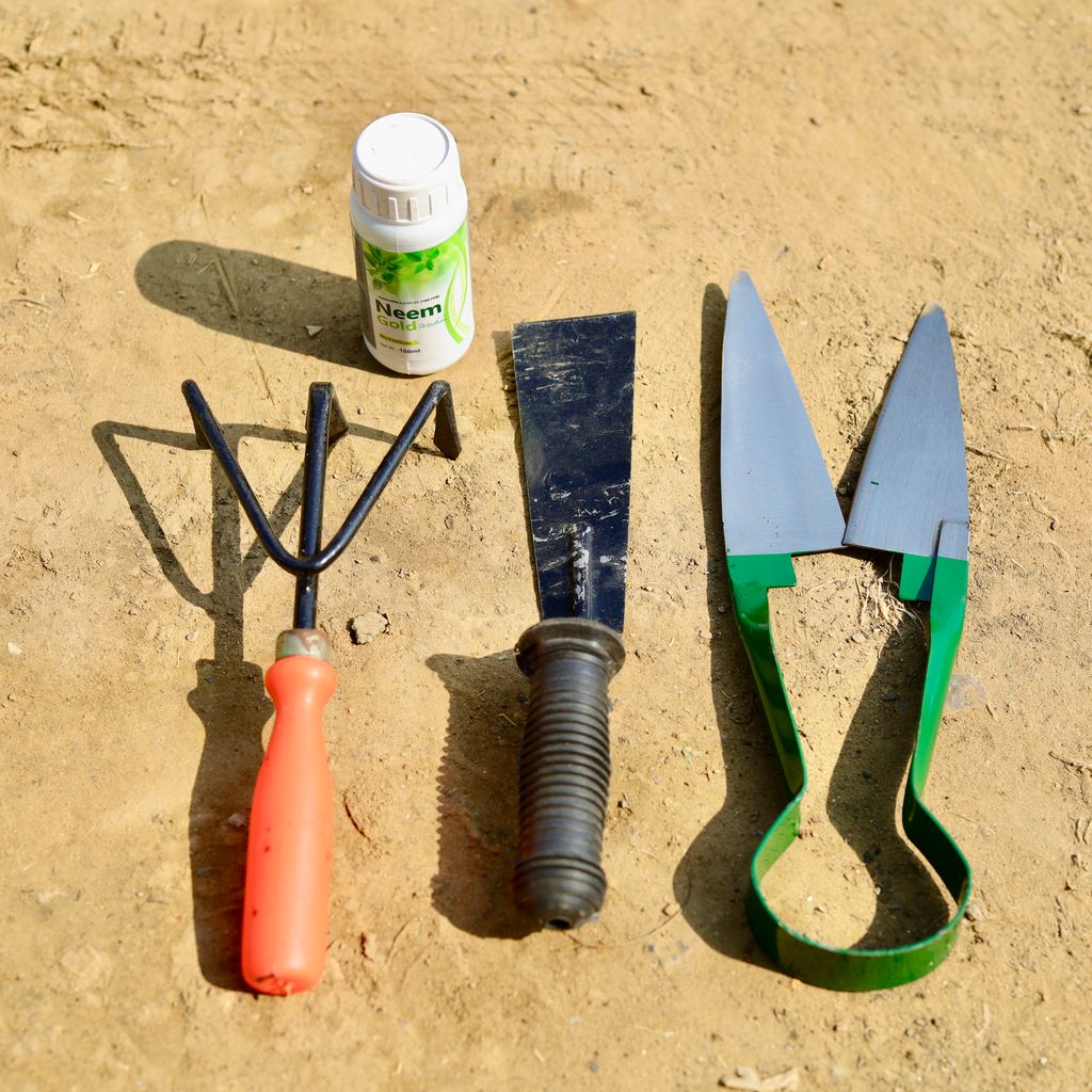Set of 4 - Neem Oil - 100 ML, Gardening Cutter, Khurpi & Cultivator
