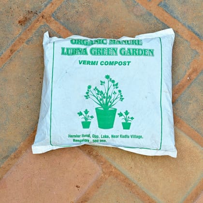 Buy Vermi Compost (packed) - 1 kg Online | Urvann.com