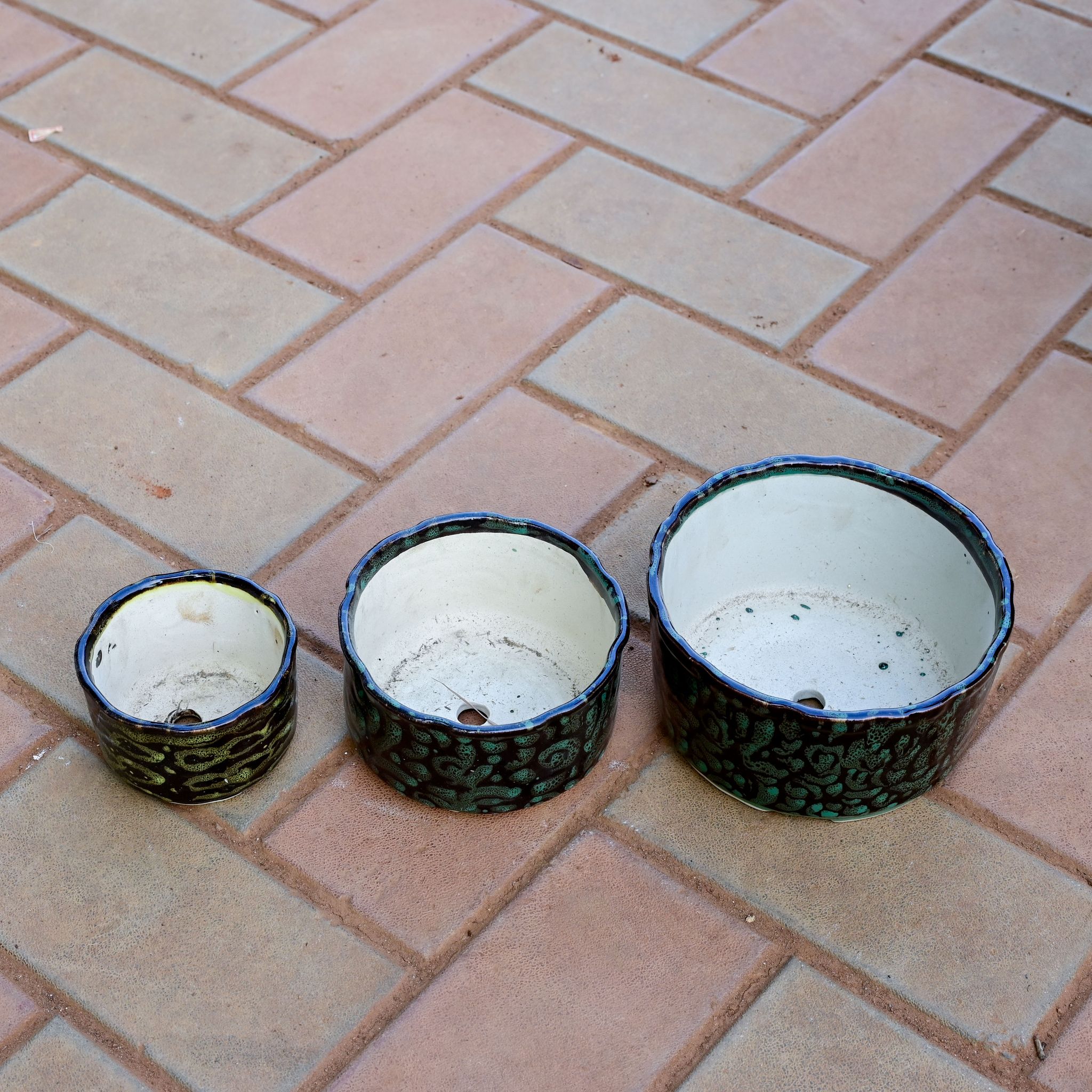 Set of 3 - 4, 6 & 8 Inch Designer Round Shaped Ceramic Pot (any colour)