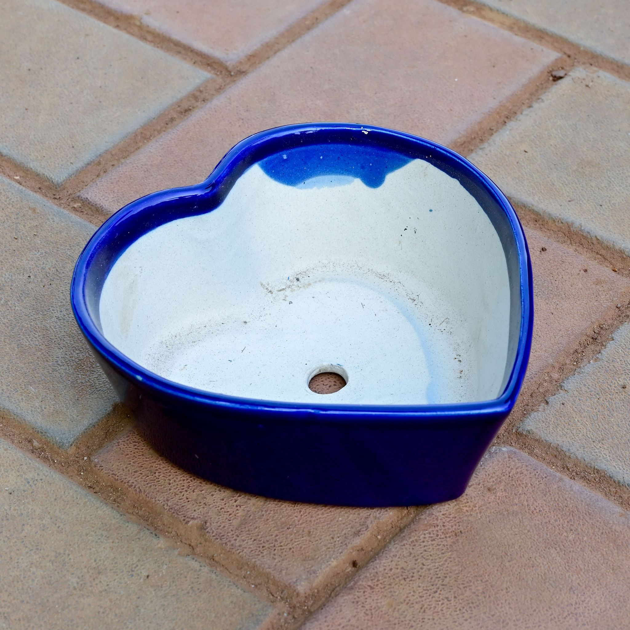 6 Inch Heart Shape Ceramic Pot ( Any Colour )