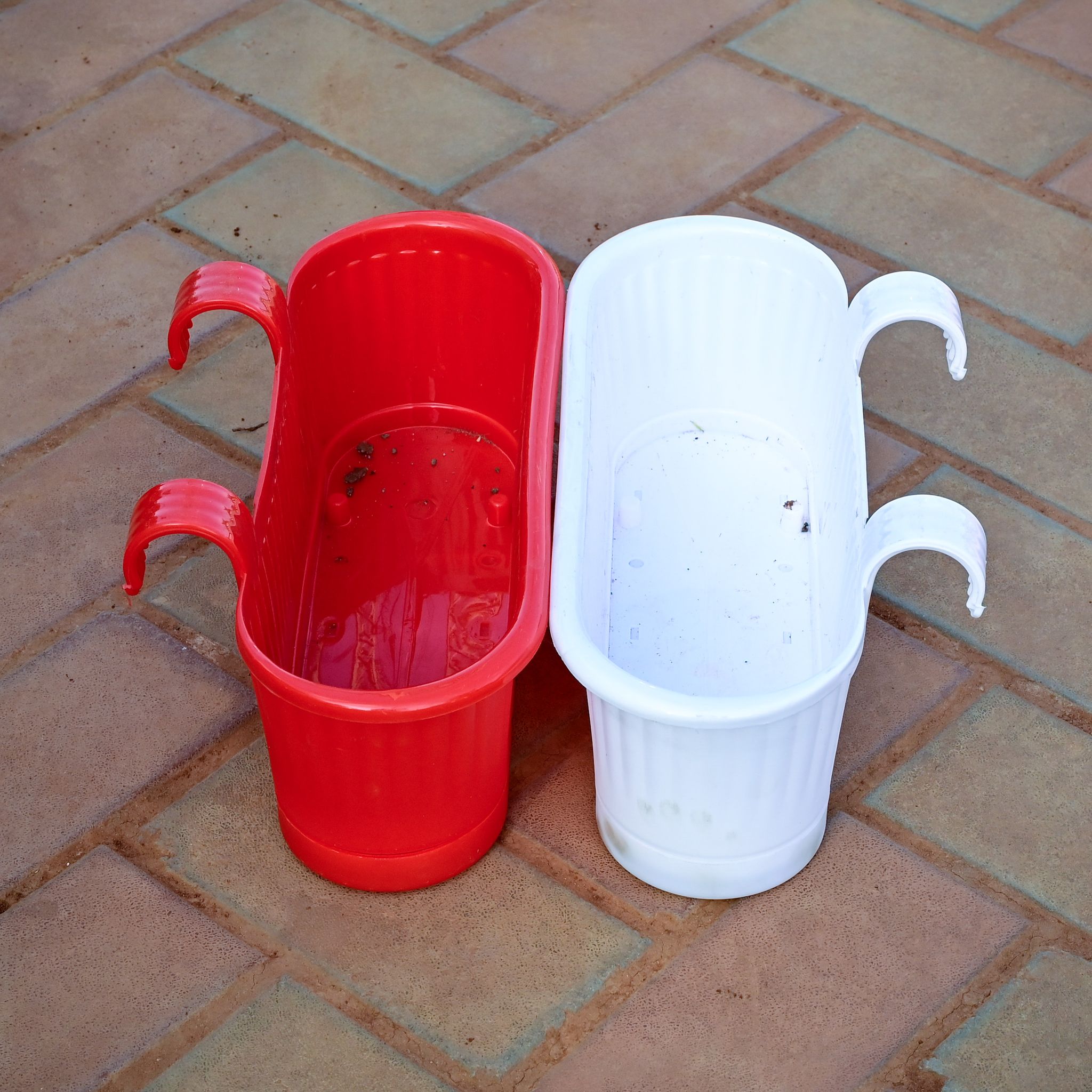 Set of 2 - 7 Inch (Red & White) Double Hook Hanging Plastic Planter (any colour)