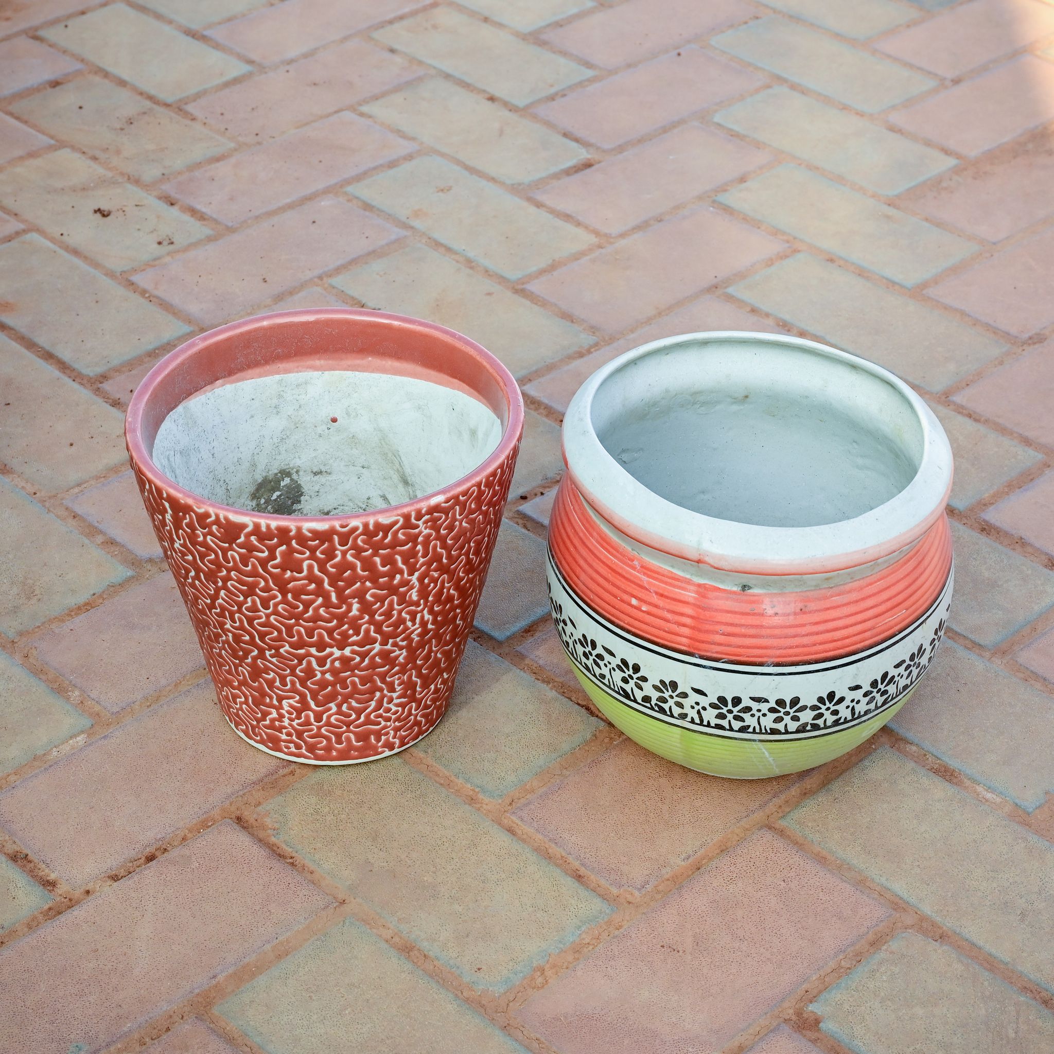 Set of 2 - 9 Inch Balti & Handi Designer Ceramic Pot (any Colour & Design)