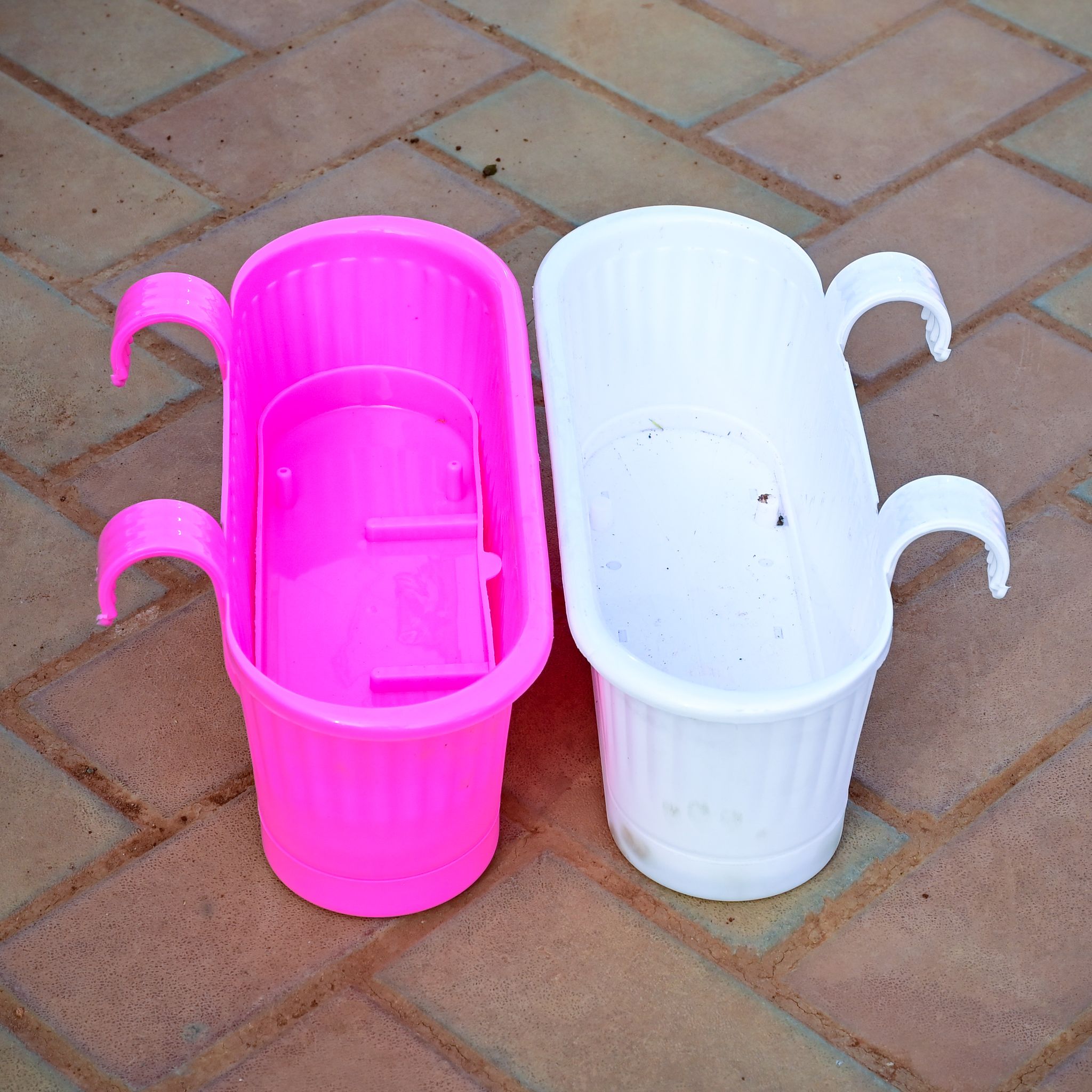 Set of 2 - 7 Inch Double Hook Hanging Plastic Planter (any colour)