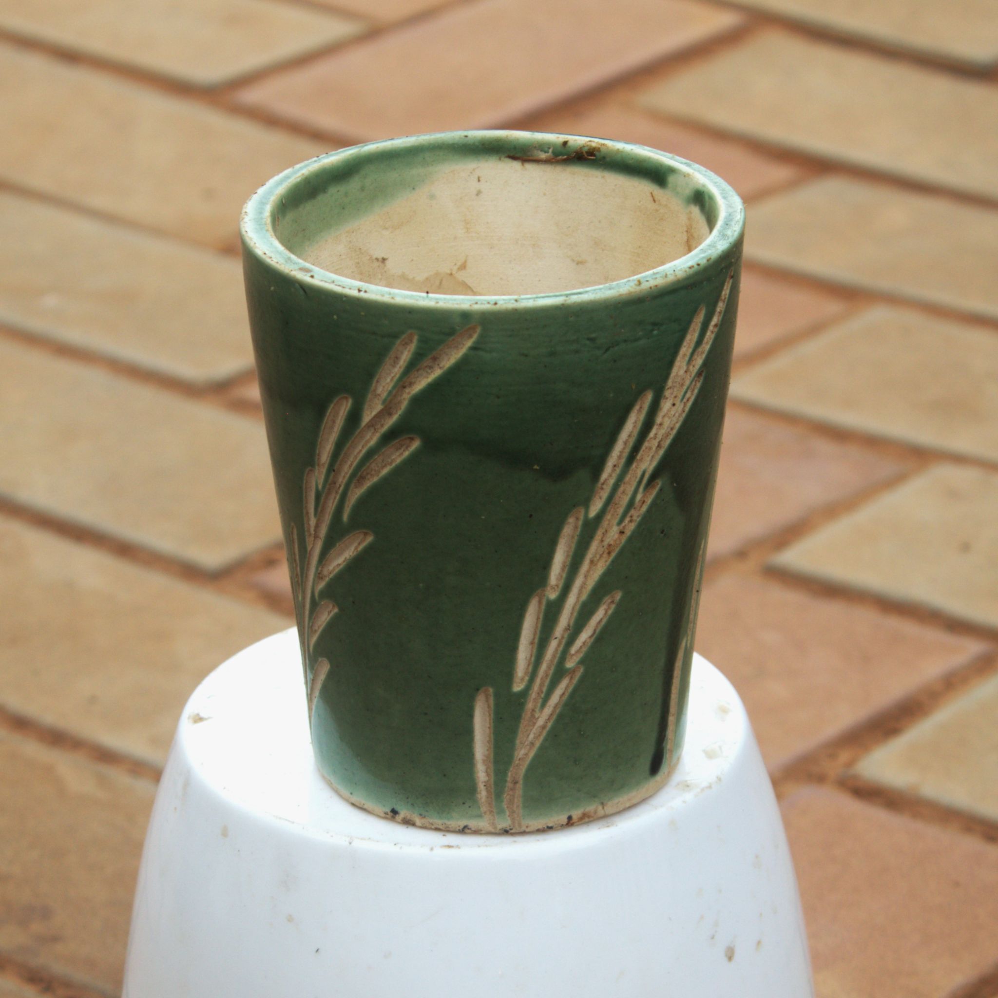 5 Inch Classy Green Designer Cup Shaped Ceramic Pot