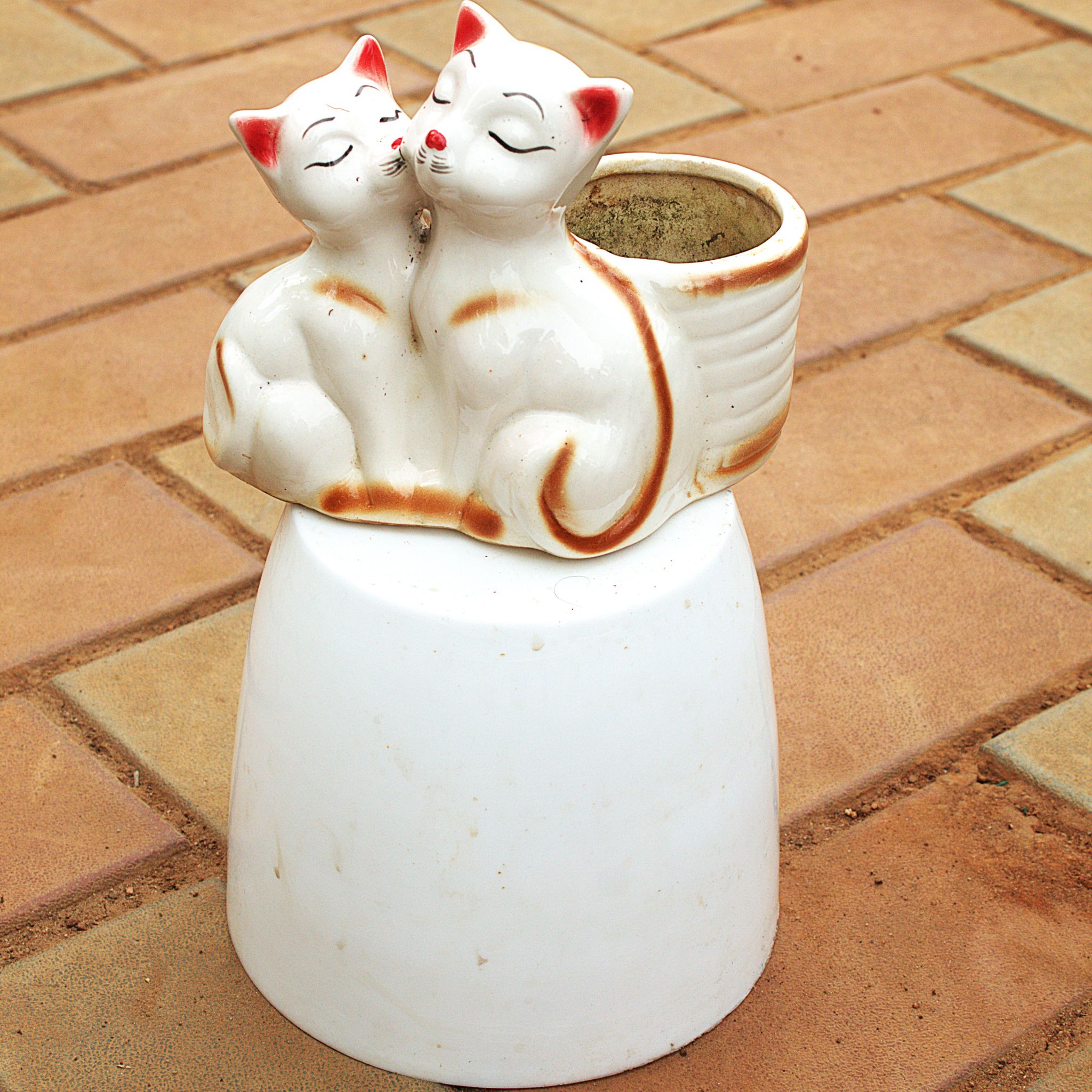 4 Inch White Cat Designer Ceramic Pot