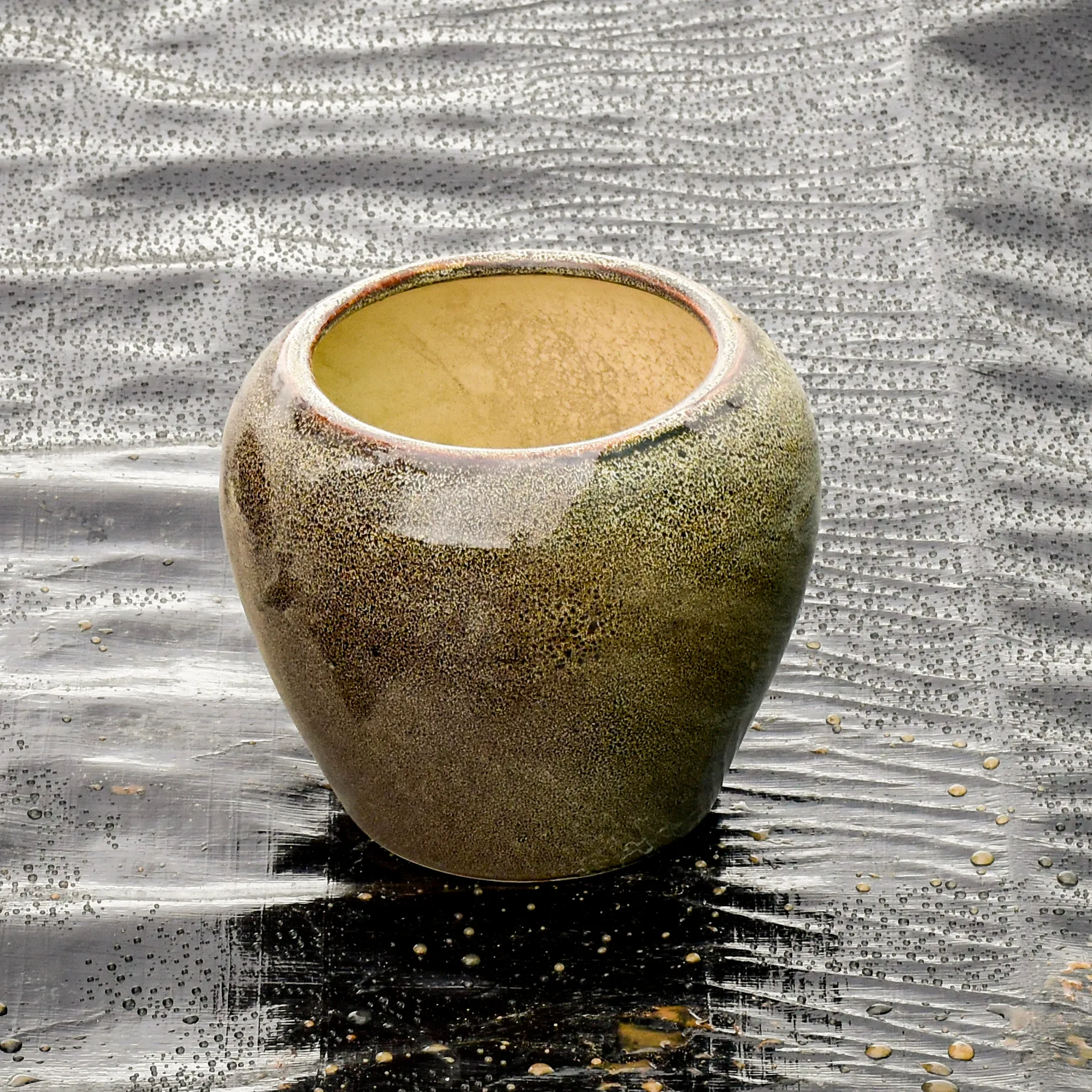 6 Inch Classy Apple Ceramic Pot (any colour)