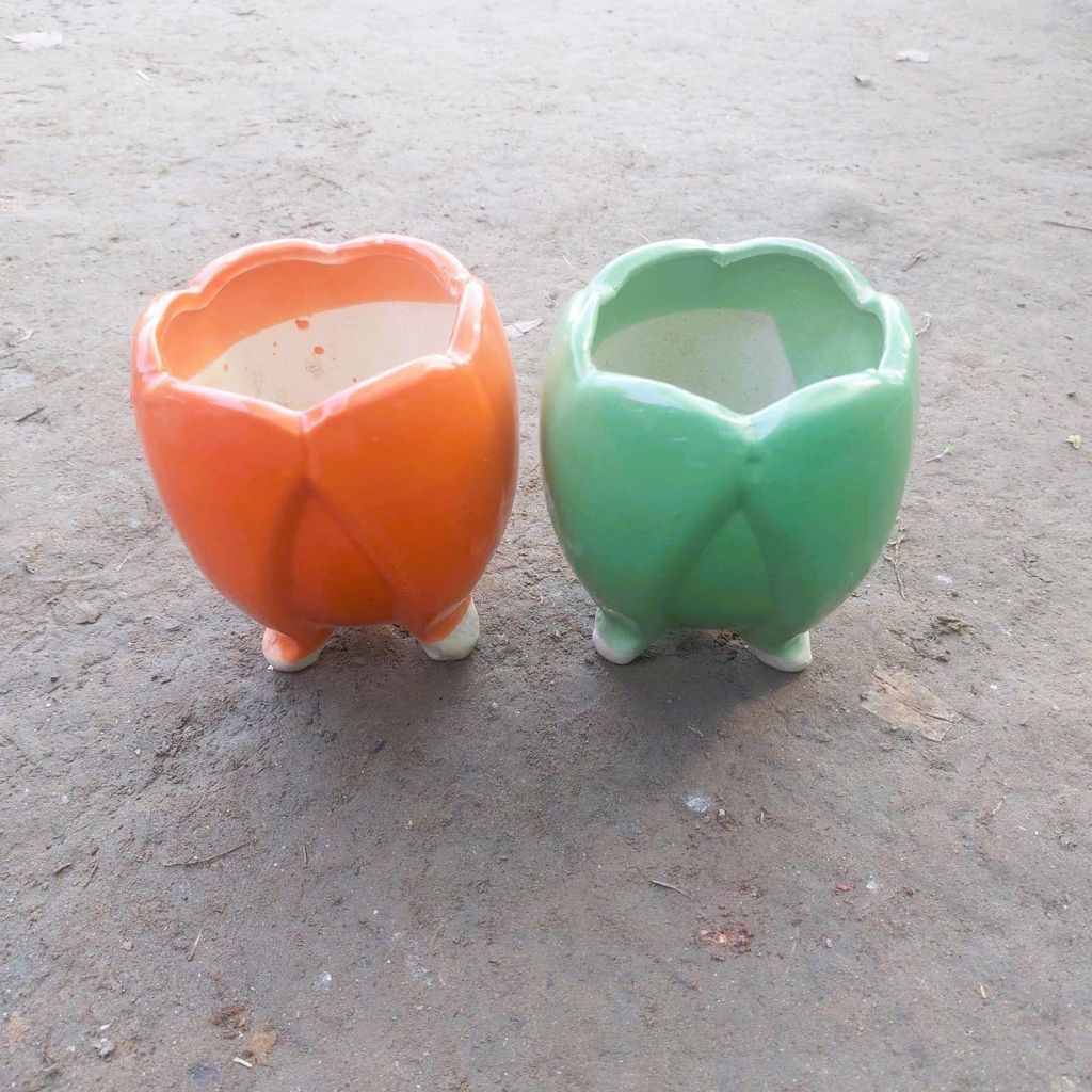 Set of 2 - 4 Inch Leg Designer Ceramic Pot (any colour) Set of 2 - 4 Inch Leg Designer Ceramic Pot (any colour)