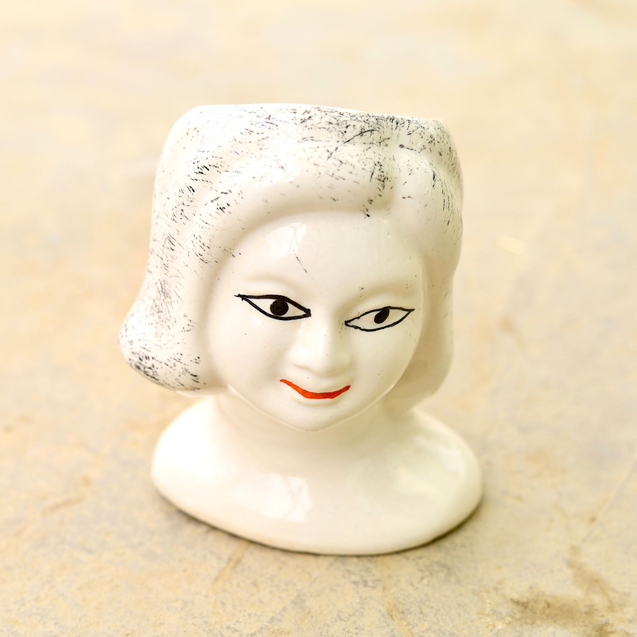 5 Inch Ladylike Designer Ceramic Pot (any colour)