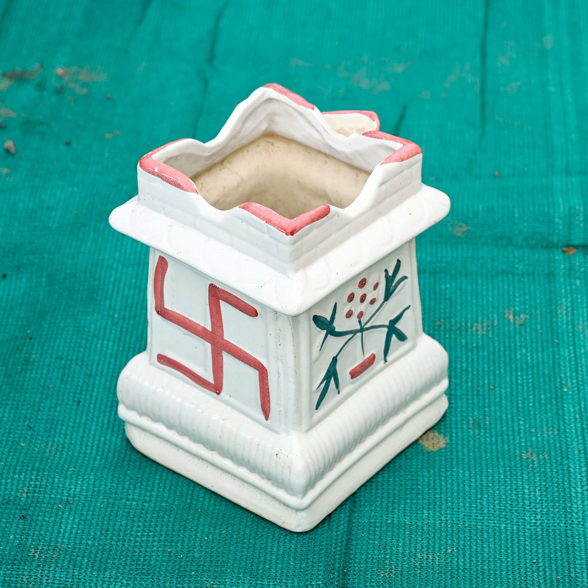 6 Inch Square Shaped Classy White Tulsi Designer Ceramic Pot (Any Colour)