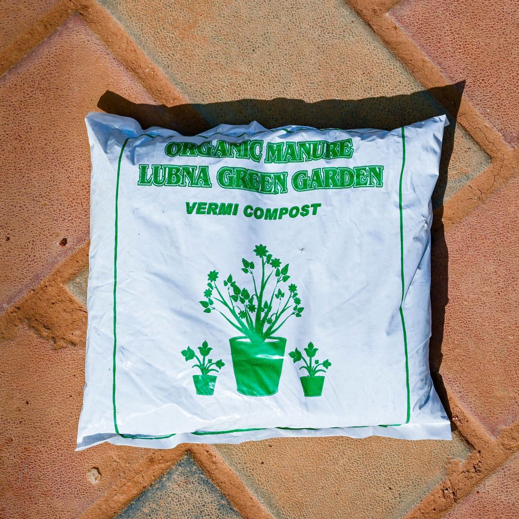 Buy Vermicompost - 1 Kg Online | Urvann.com Vermicompost - 1 Kg