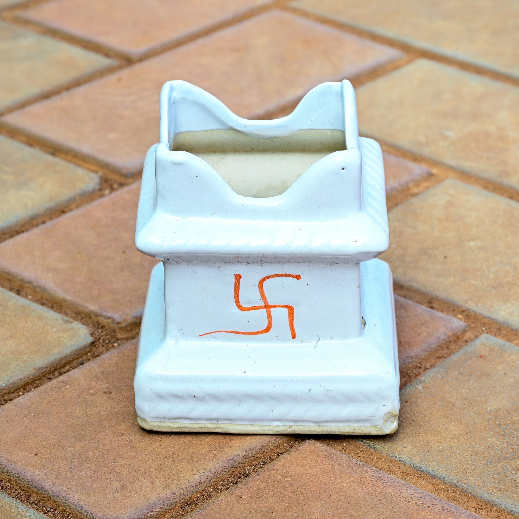 4 Inch Classy White Tulsi Designer Ceramic Pot