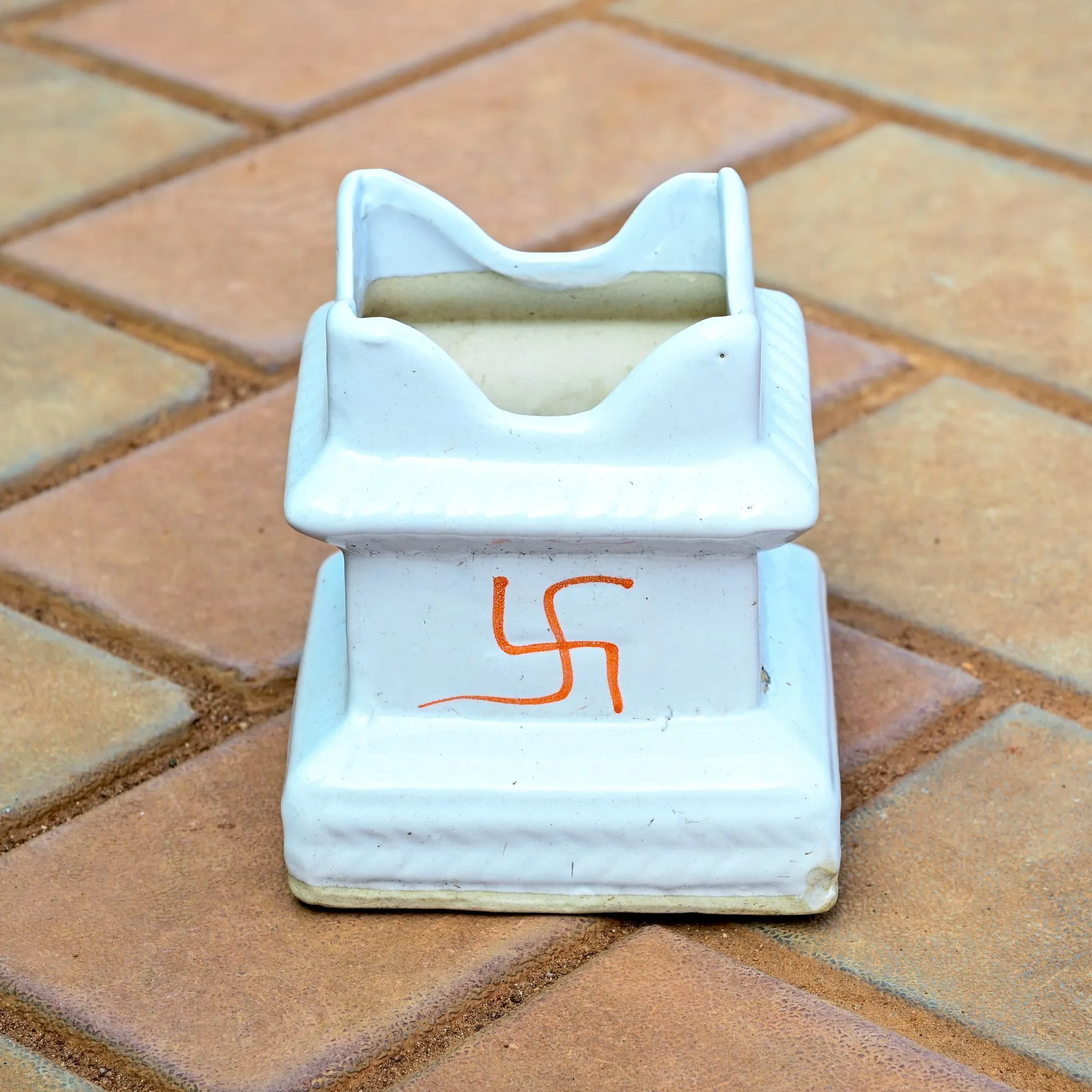 4 Inch Classy White Tulsi Designer Ceramic Pot