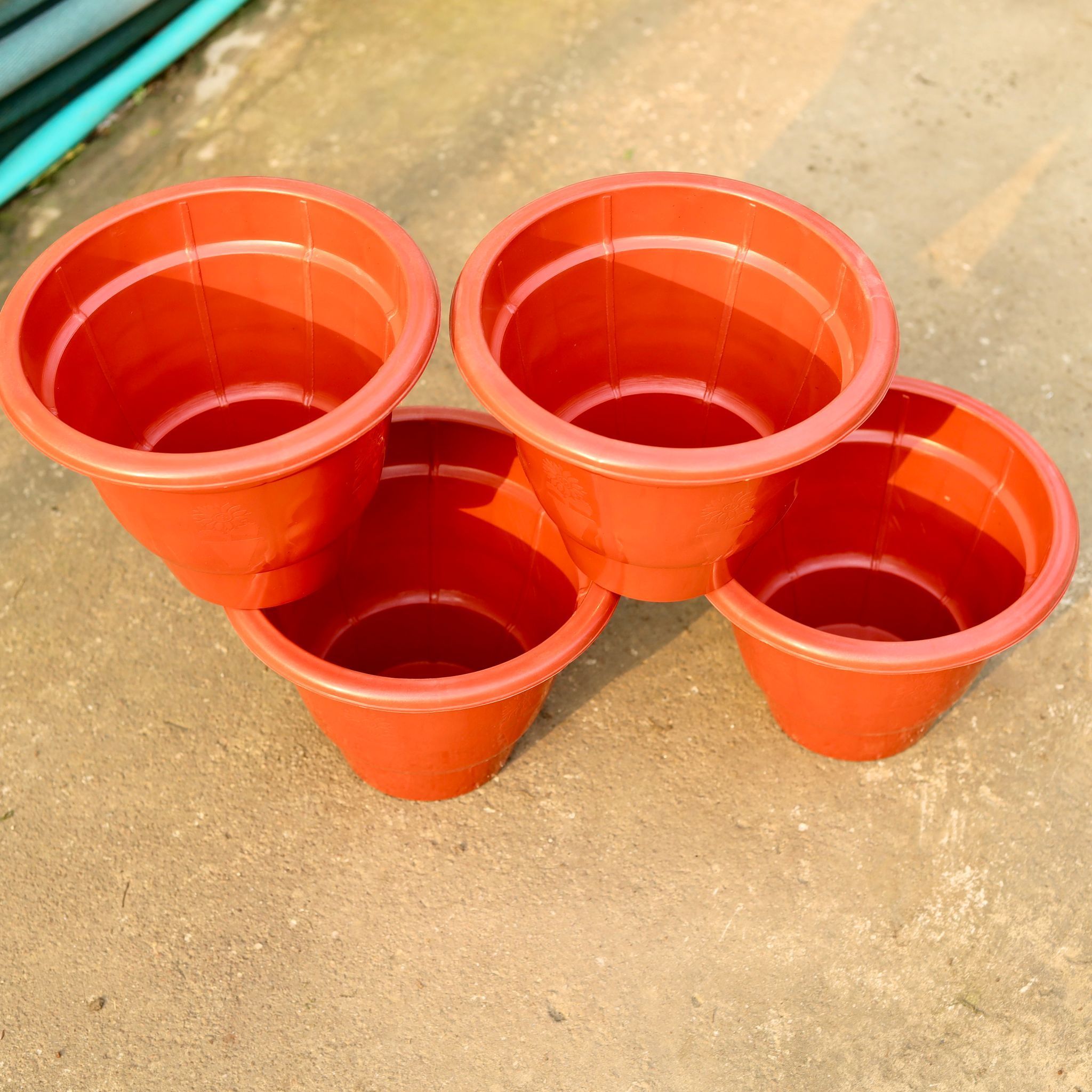 Set of 4 - 10 Inch Red Designer Classy Plastic Pot