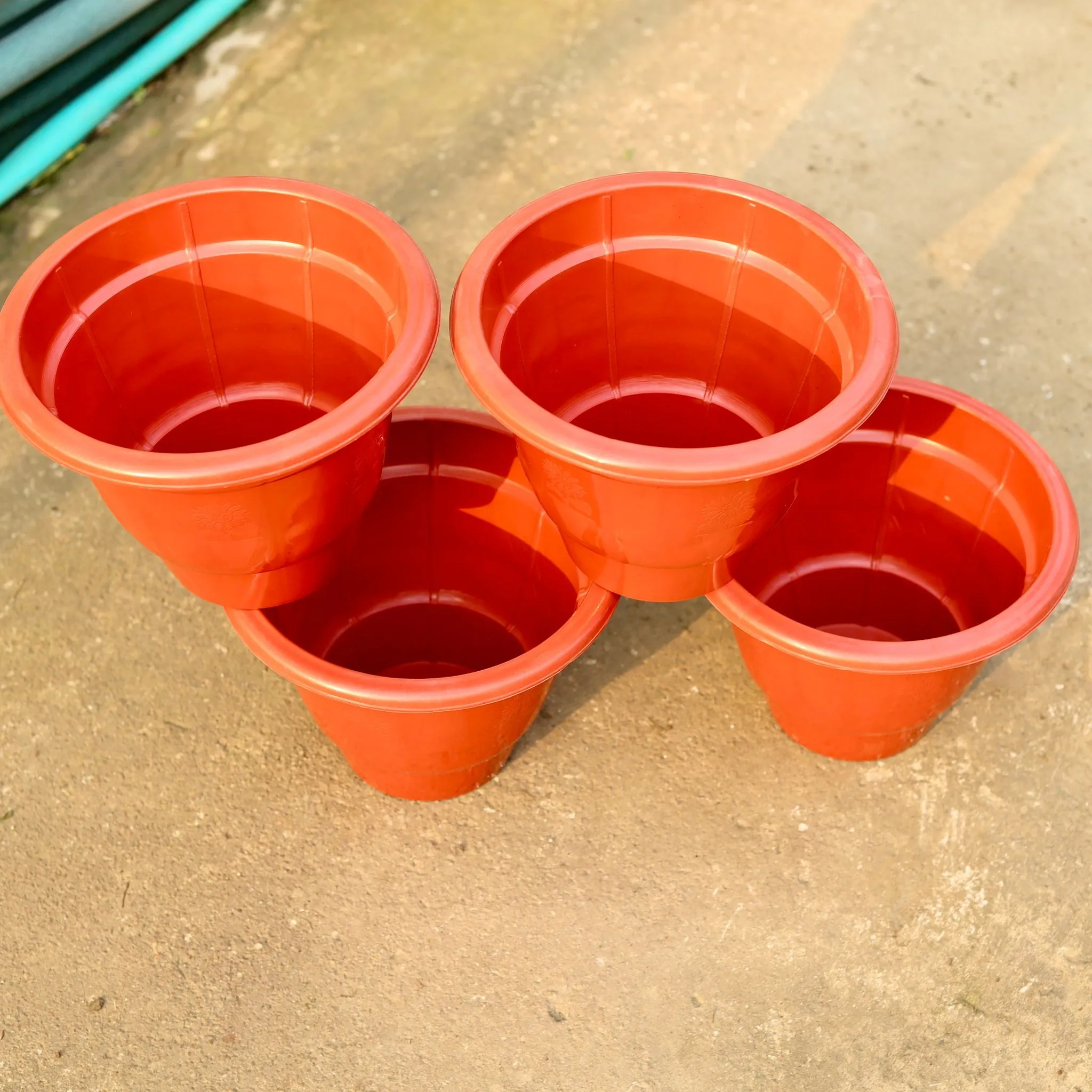 Set of 4 - 10 Inch Red Designer Classy Plastic Pot