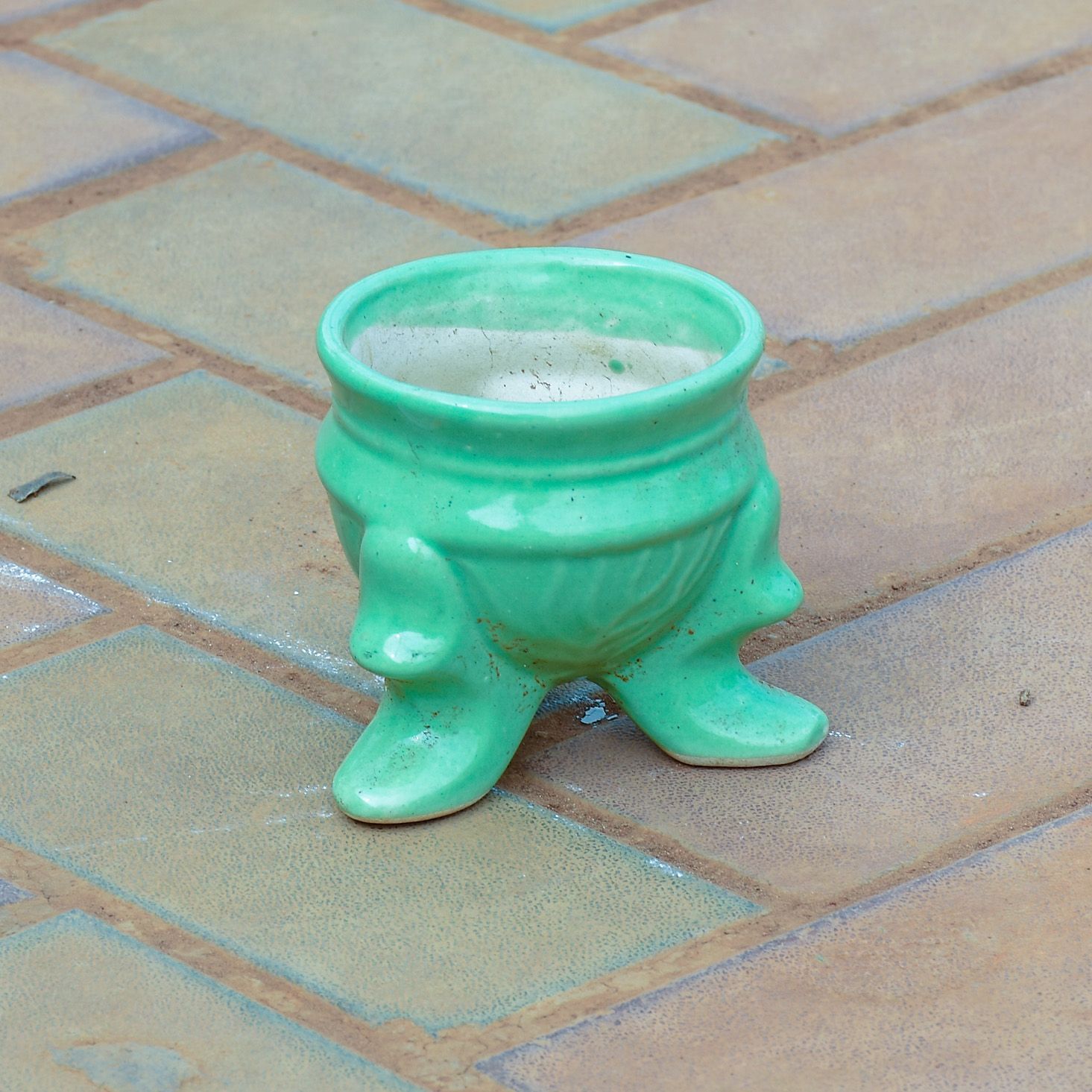 4 Inch Cute Rabbit leg Designer Ceramic Pot (any colour & design)