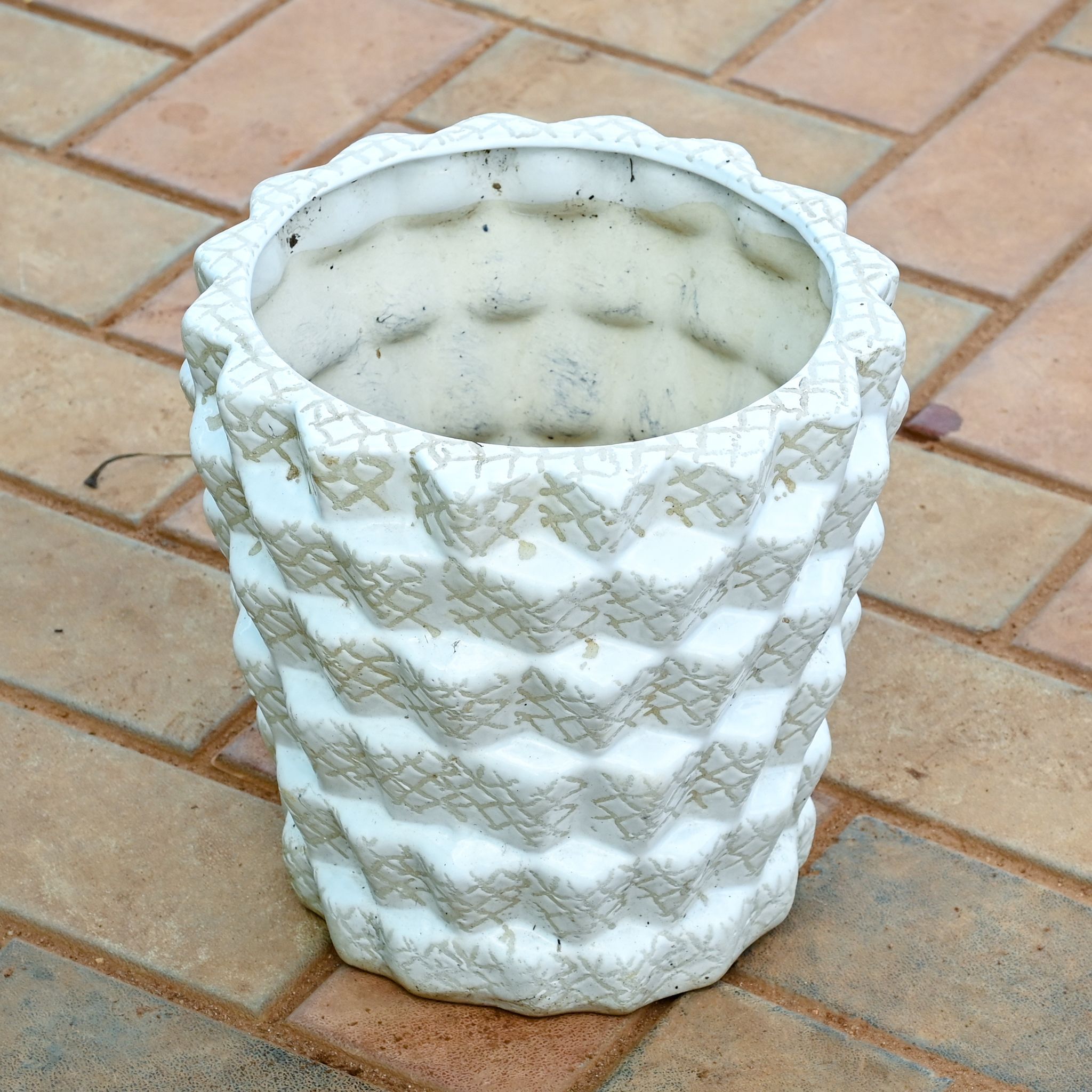 10 Inch Classy White Bricks Designer Ceramic Pot