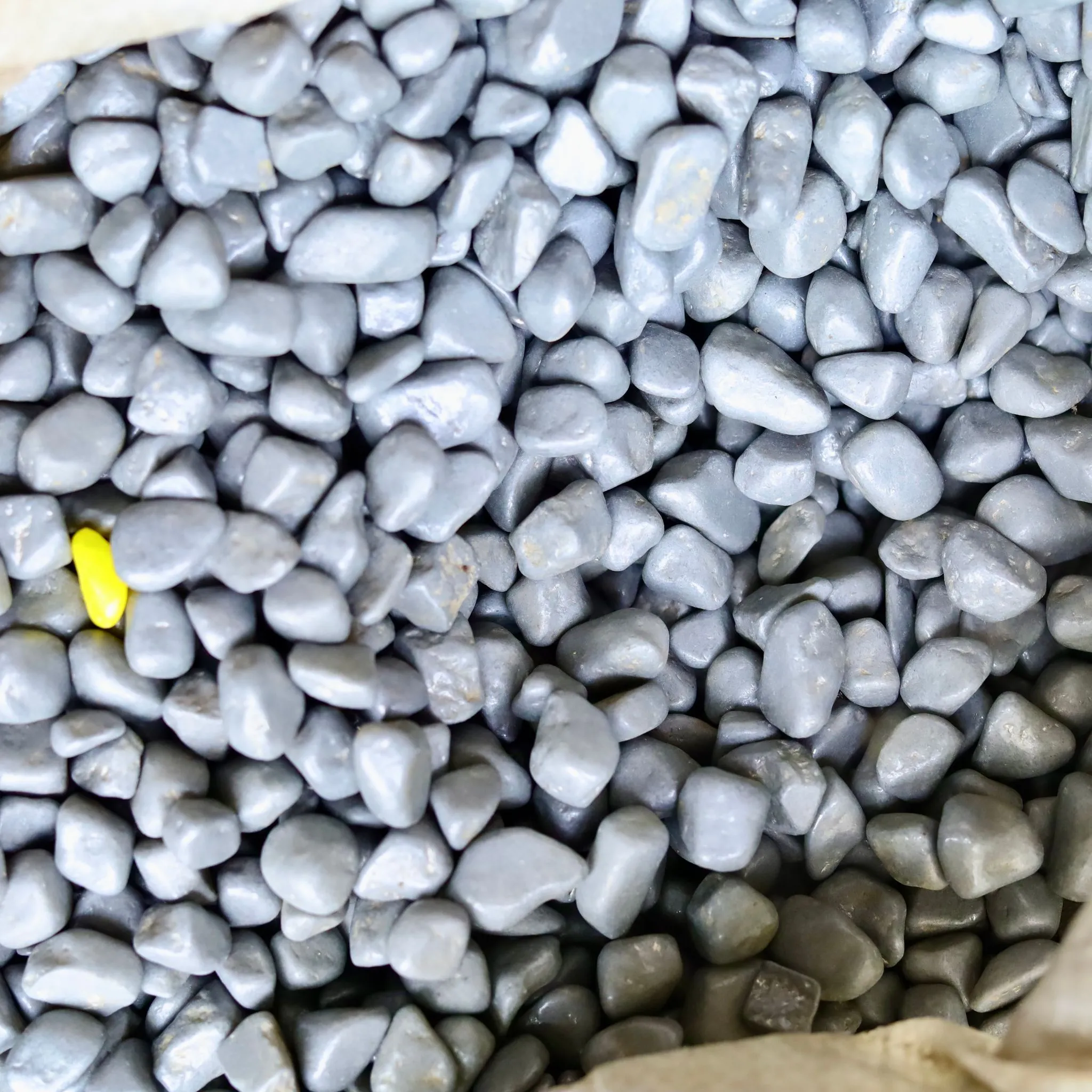Set of 4 - Decorative Grey Pebbles - 1 Kg - Subtle stones for natural styling
